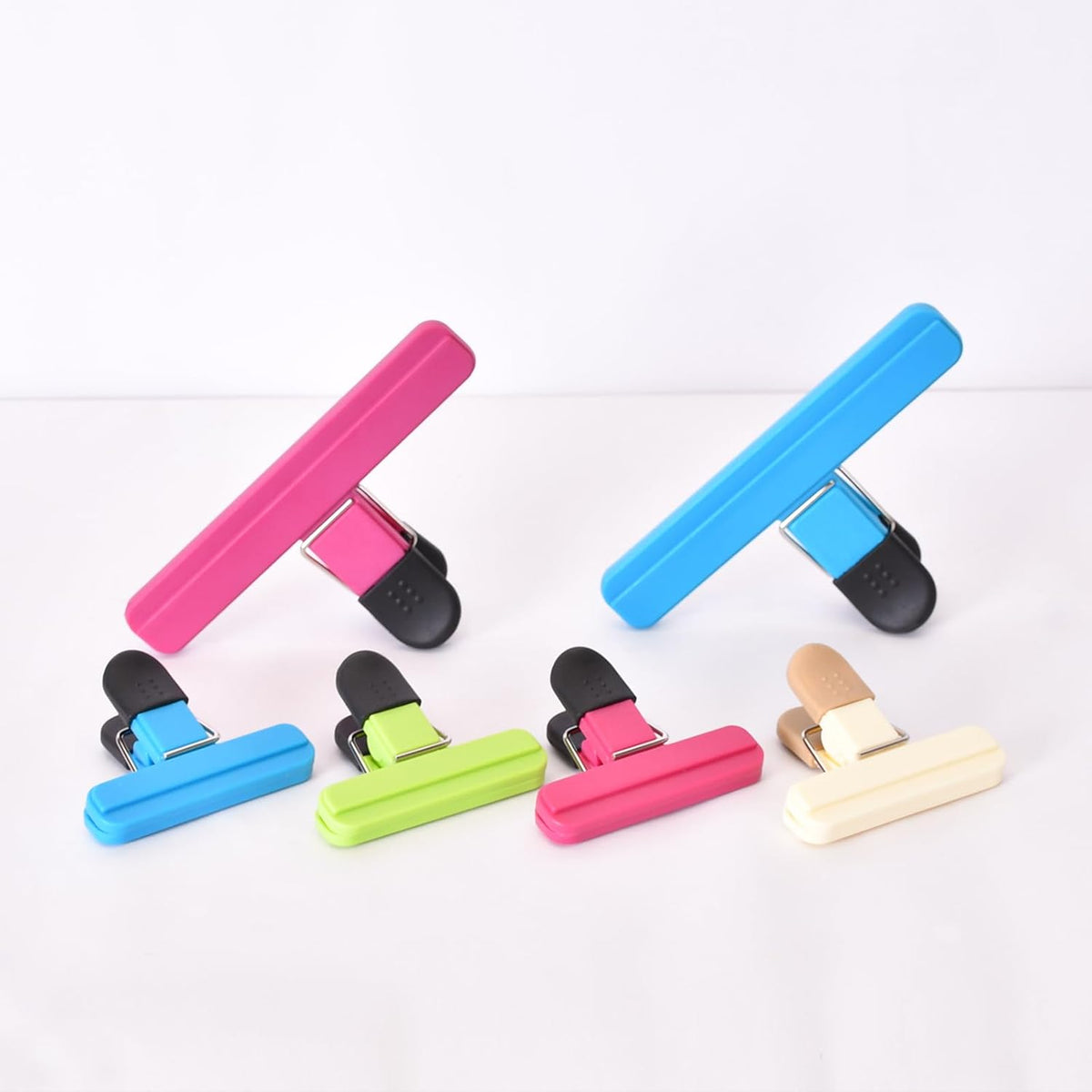 Zhtulck 12 PCS Chip Clips Bag Clips Food Clips for Bags Sealing Clip Large Size Food Bag Clips for Food Storage Kitchen and Home(6.1in x4,3.07in x8)